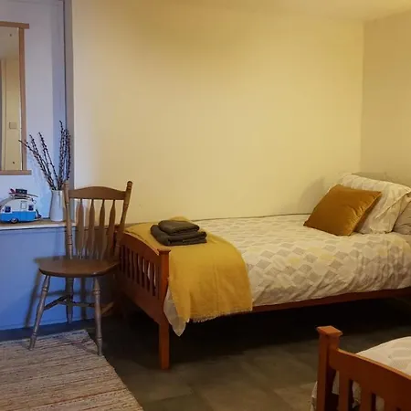 Woodford In Old Farm *