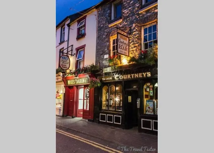 Woodford In Old Farm *